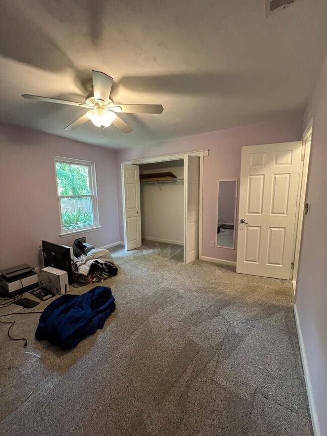 Building Photo - 1430 Blockford Ct W