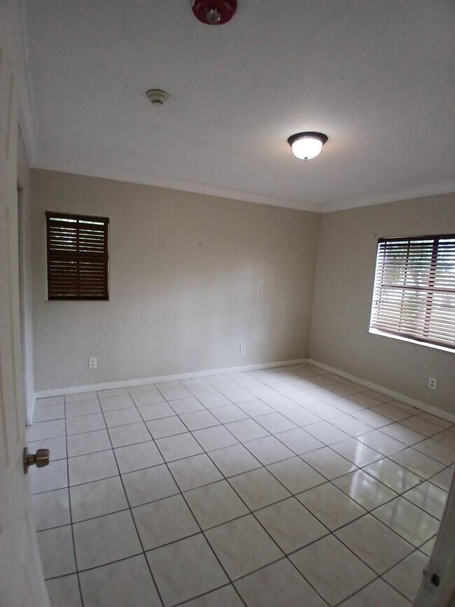 Building Photo - 22300 SW 184th Ave