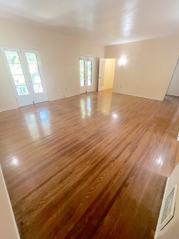 Building Photo - 1056 Euclid Ave