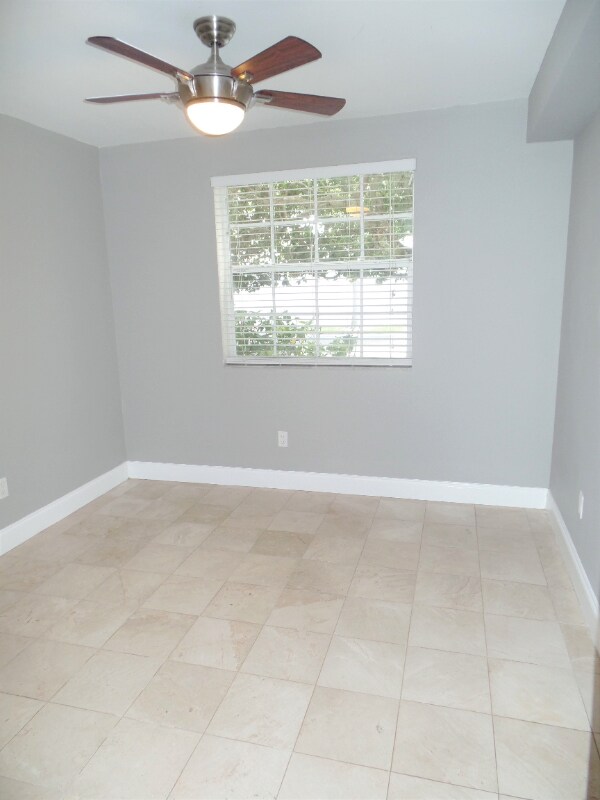 Building Photo - 2881 N Oakland Forest Dr