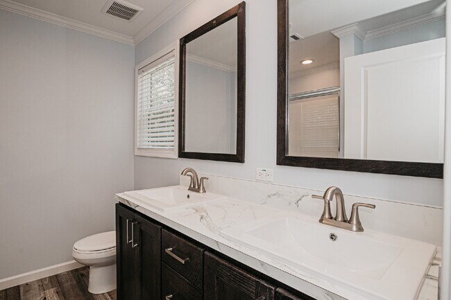 Building Photo - Inviting 3 bed, 2 bath Mount Pleasant rental