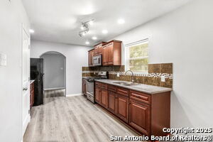 Building Photo - 1334 W Ridgewood Ct