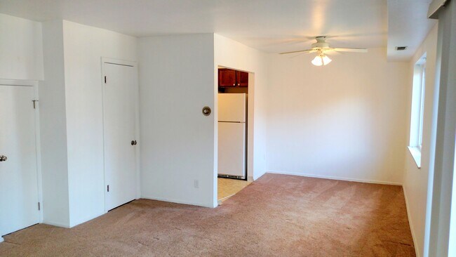 Building Photo - 129 Baywood Ave