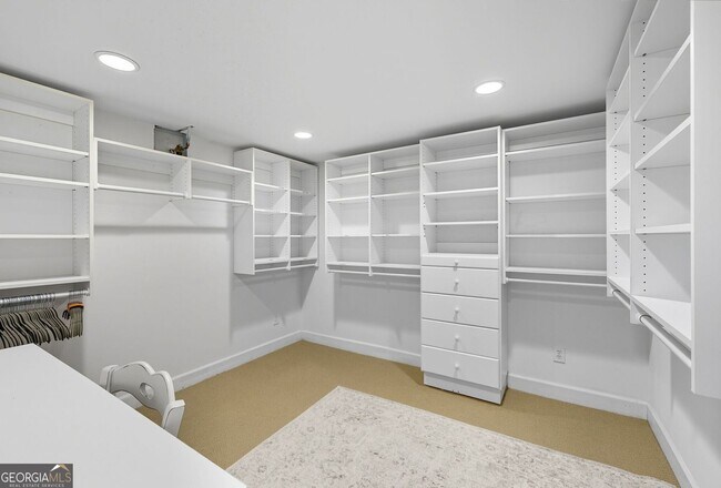 Building Photo - Luxury Lakefront Retreat – Fully Furnished...