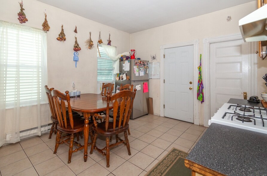 Building Photo - 24 Darling St