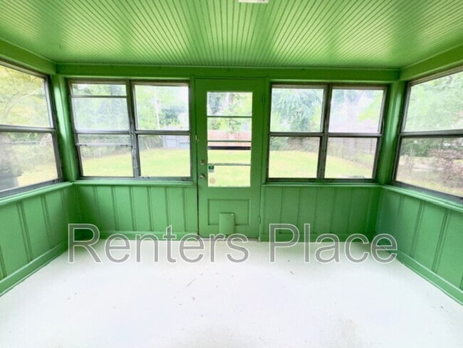 Building Photo - 2127 S Delaware Ct