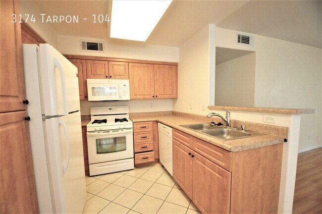 Building Photo - Beautiful 3 Bedroom Condo.
