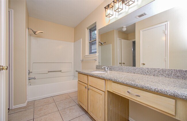 Building Photo - 16835 Carbridge Dr