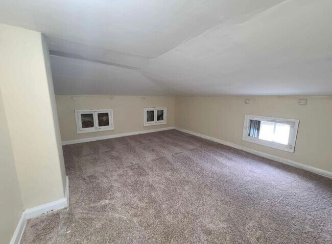 Building Photo - 274 S Loudon Ave