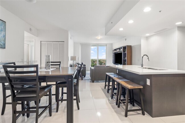 Primary Photo - 7875 NW 107th Ave