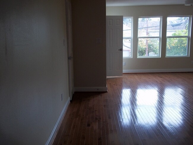 Building Photo - 401 Willard St