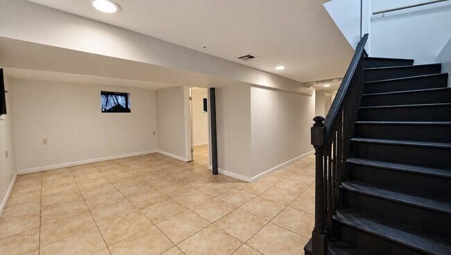 Building Photo - 275 Avenue A