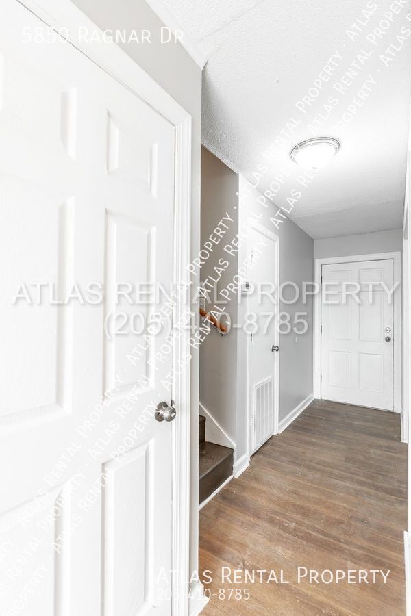 Building Photo - 5850 Ragnar Dr