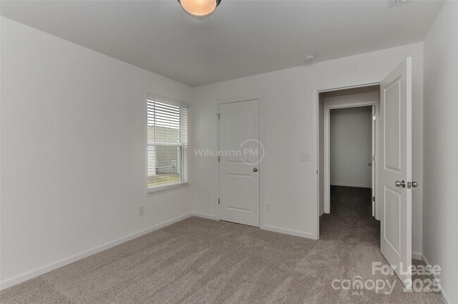 Building Photo - 561 Scotch Meadows Loop