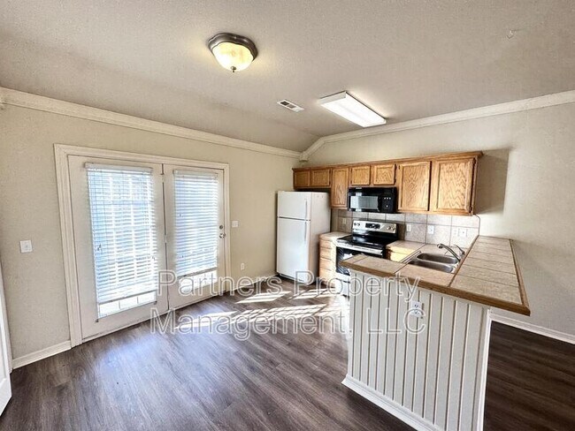 Building Photo - 1112 West Hendrix Street