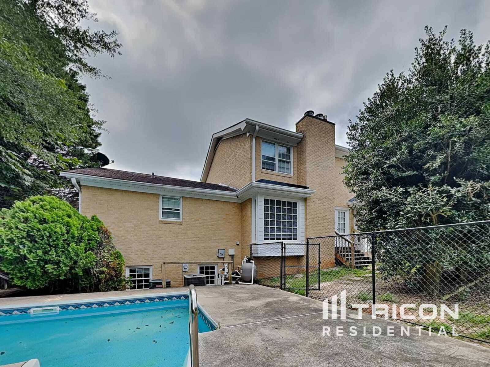 Building Photo - 4047 Linda Ln SW