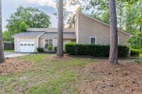 Building Photo - 219 Brooks Dr