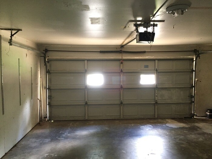 Building Photo - 1718 Glen Alta Dr