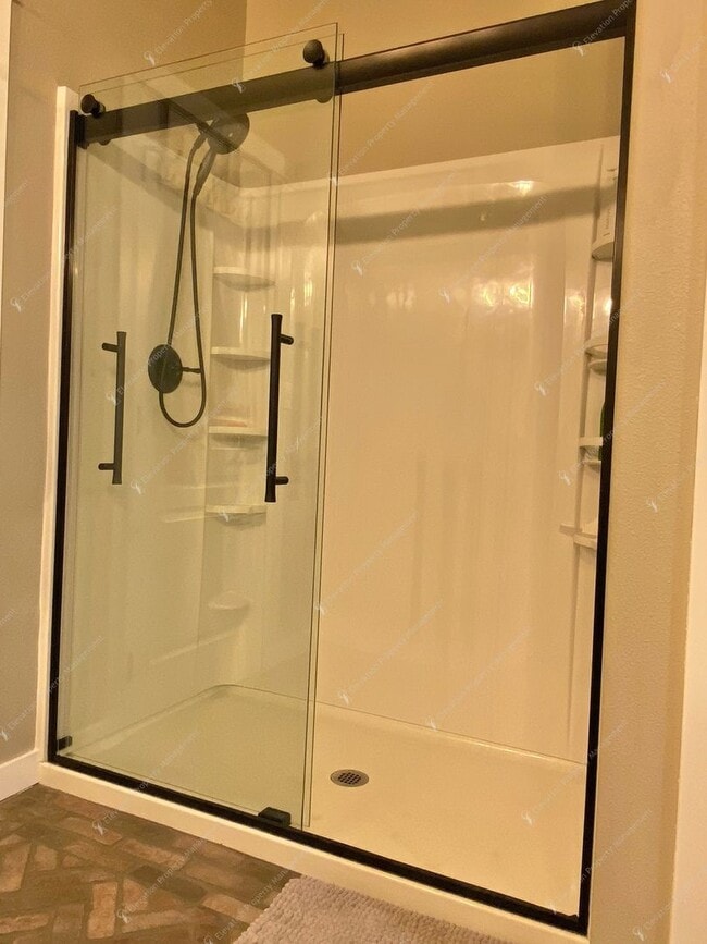 Building Photo - **UNFURNISHED**Beautiful Single-Level 3BR -2BA Home Near Redmond’s Upcoming Recreation Center