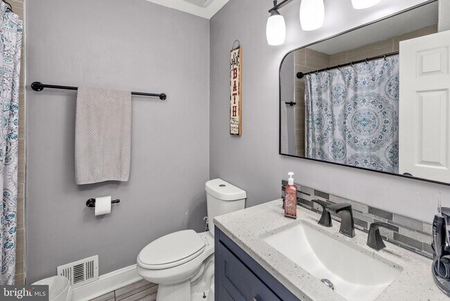 Building Photo - 13410 Wilderness Park Dr
