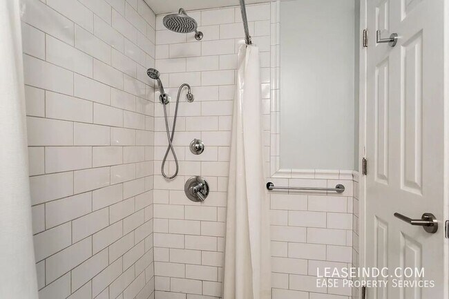 Building Photo - 1507 Vermont Ave NW