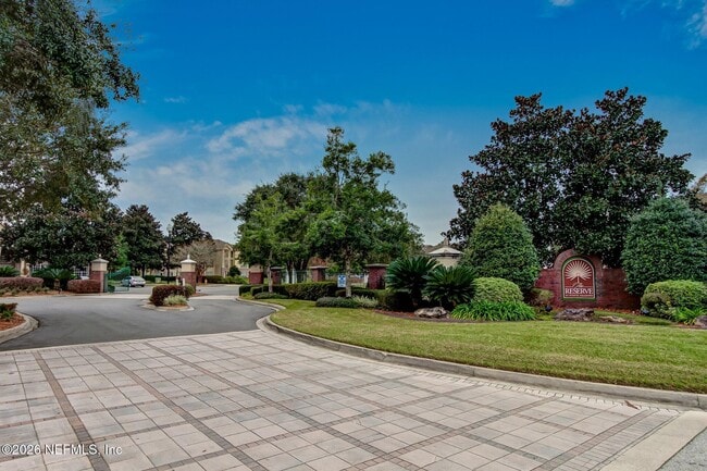 Building Photo - 7800 Point Meadows Dr