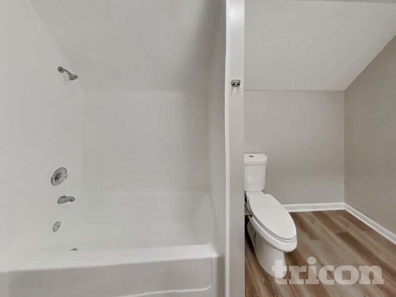 Building Photo - 730 Brushy Ridge Dr