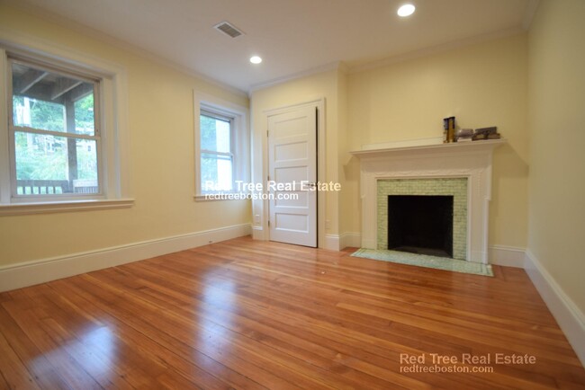 Apt 2 - 1616 Beacon St