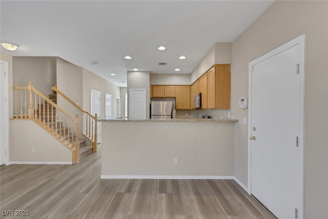 Building Photo - 9835 W Spinnaker Creek Ave