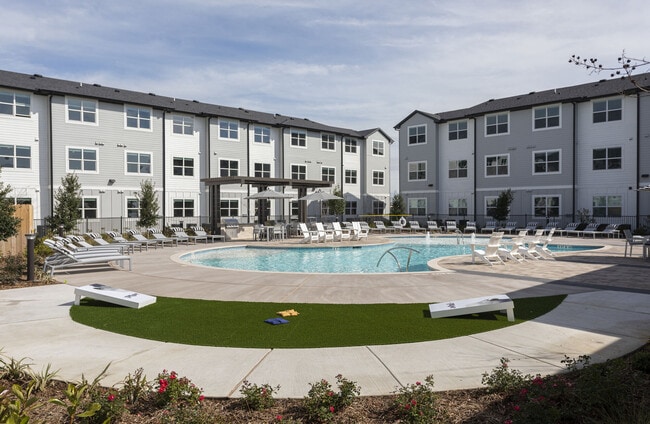 Prose Solaire apartments — community photo - Prose Solaire