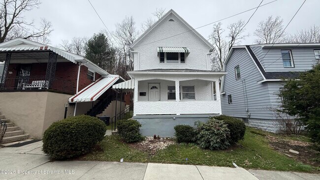 Building Photo - 140 Sand St