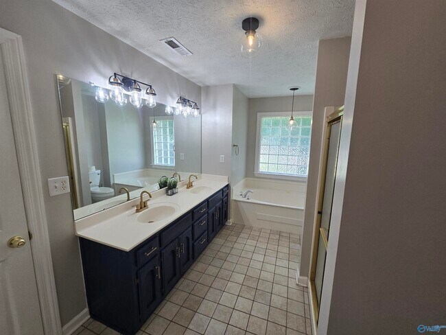 Building Photo - 100 Tanglefoot Dr