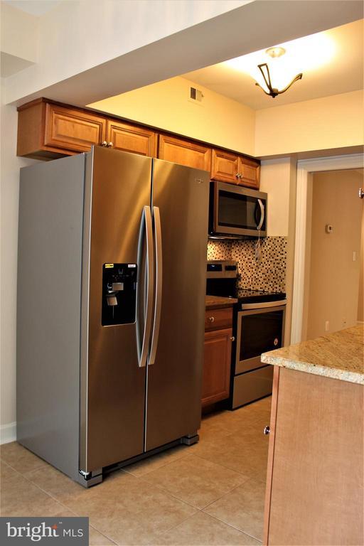 Building Photo - 6060 California Cir