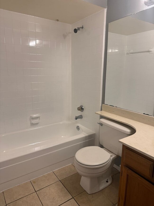 Building Photo - 5504 Blue Spruce Dr