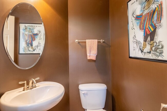 Building Photo - 1992 Asheville Dr