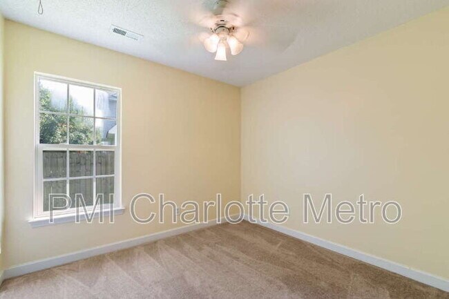 Building Photo - 3649 Dashiel Dr