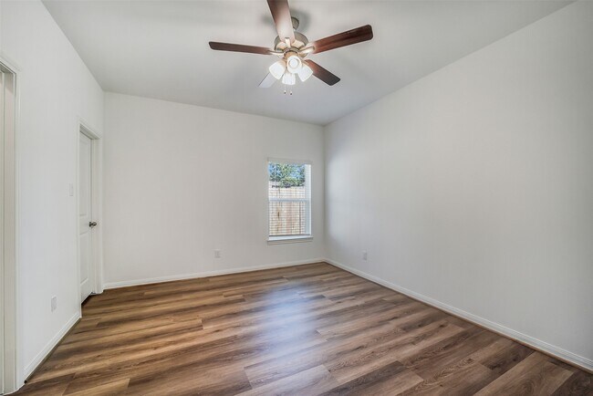 Building Photo - 11931 Pondwood Dr