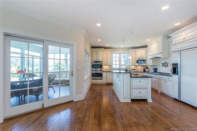 Building Photo - 164 N Lake Shore Dr