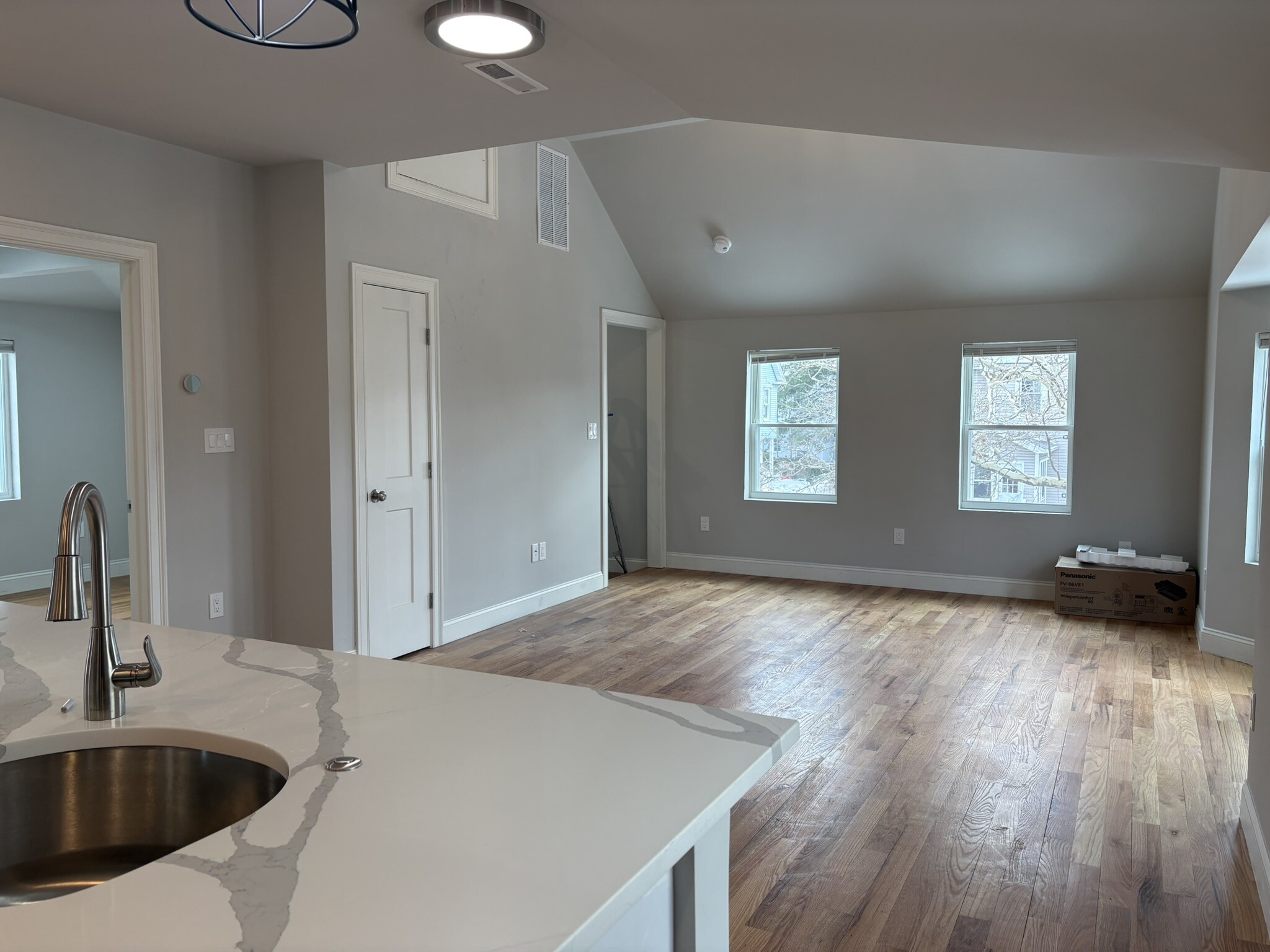 Building Photo - 255 Salem St