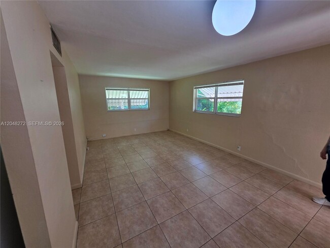 Building Photo - 6130 Funston St