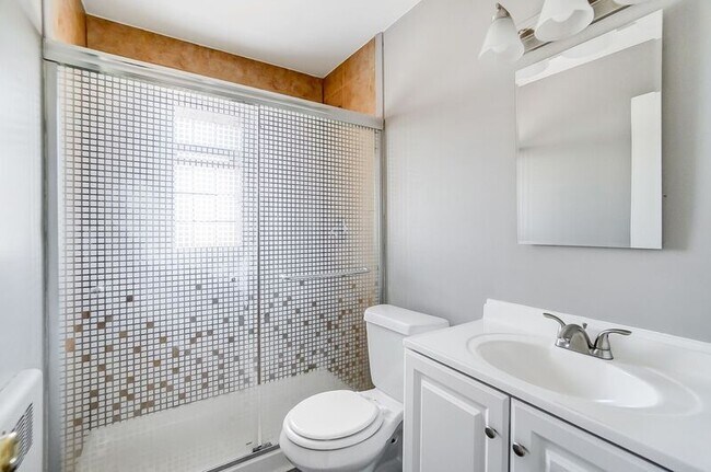 Building Photo - 2769 Losantiville Ave
