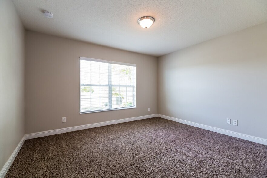 Building Photo - 2080 Antler Dr