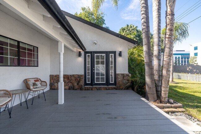 Building Photo - New Price: $6,800/month — Furnished Shadow Hills Retreat with Utilities Included & Exclusive Priv...