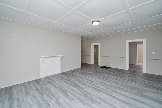 Building Photo - 233 Alder Ave