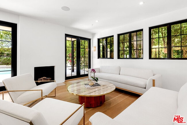 Building Photo - 1001 N Hanover Dr