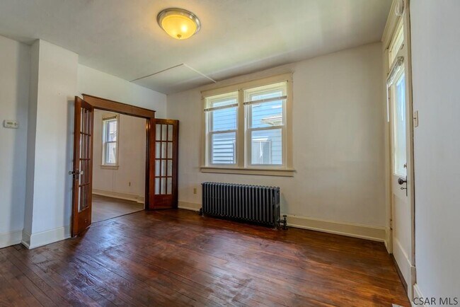 Building Photo - 222 Strayer St