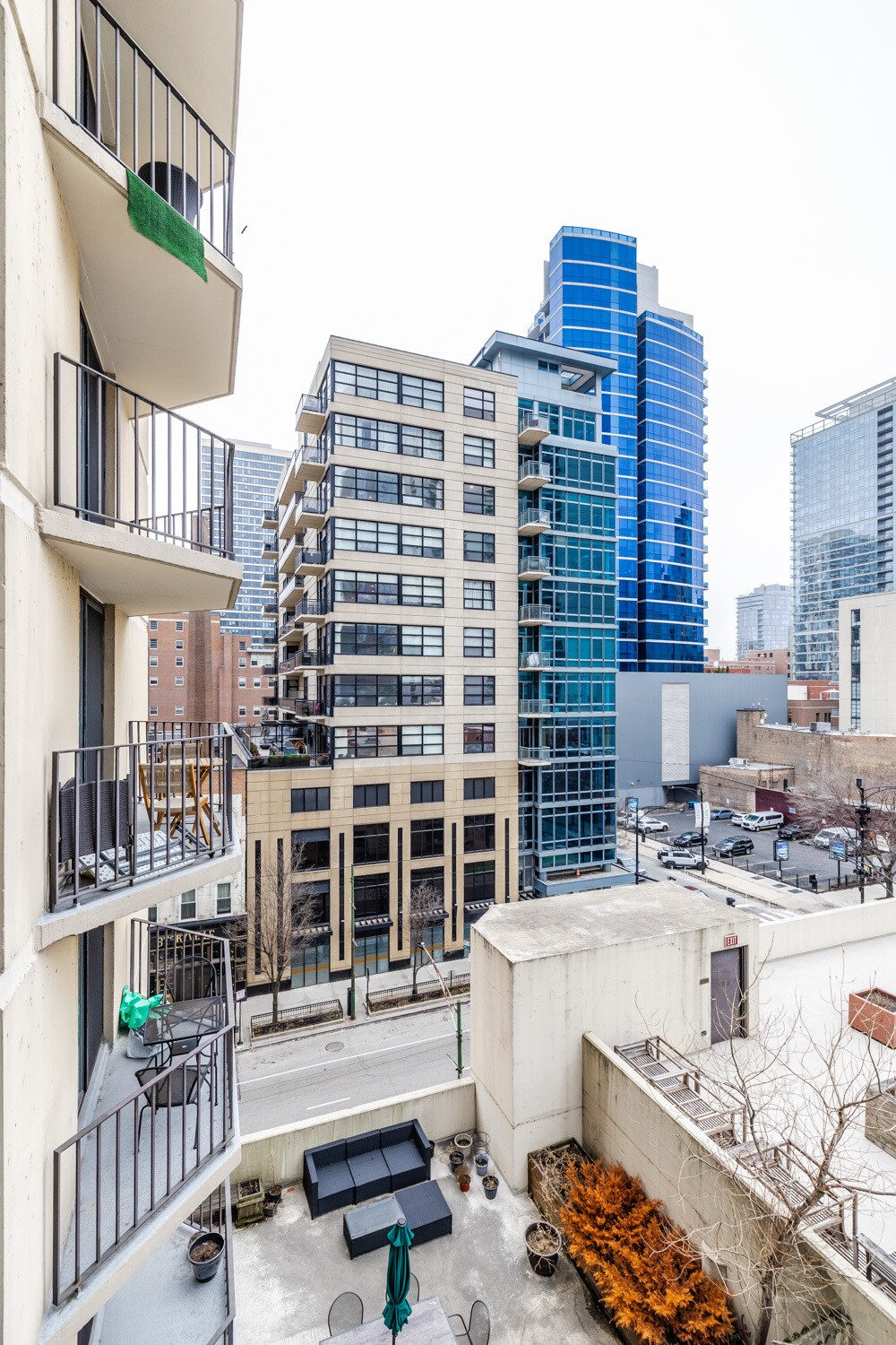 Building Photo - 70 W Huron St