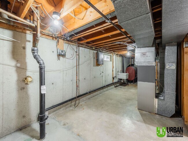 Building Photo - 3 Bedrooms | 1 Bathroom | 2,168 Sq. Ft. | Attached Garage | Large Yard