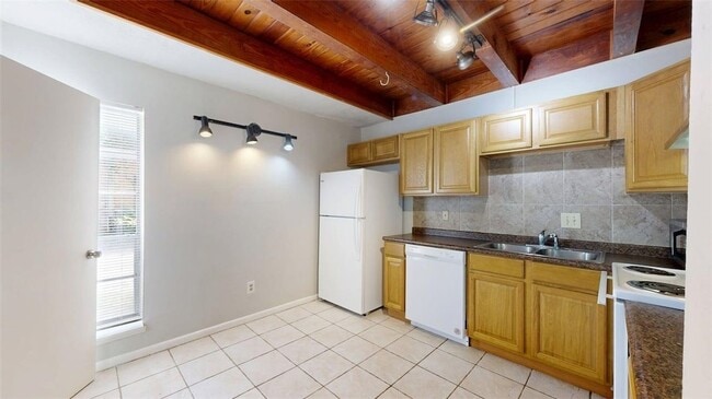 Building Photo - 2312 Auburn Ct