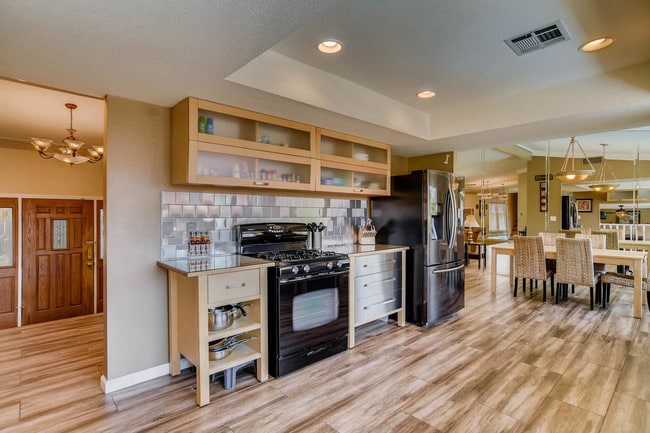 Kitchen - 7474 Puritan Ave
